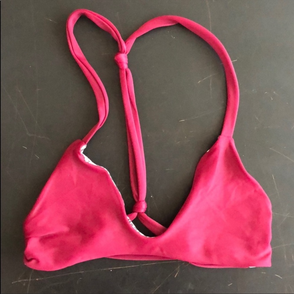 Selling one of my faves! Acacia biarritz top in S. Great condition, no snags.